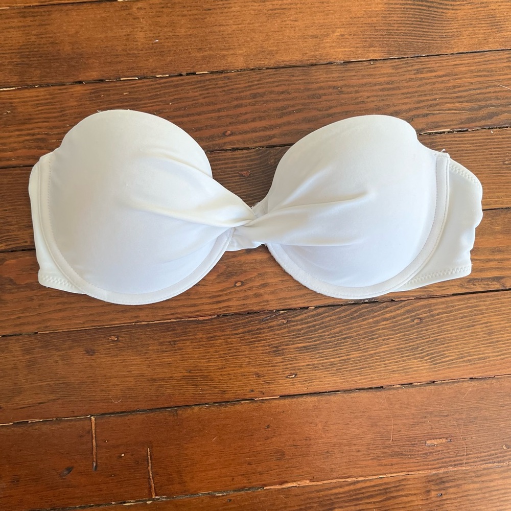Abercrombie and Fitch size 32 C white bikini swimsuit top